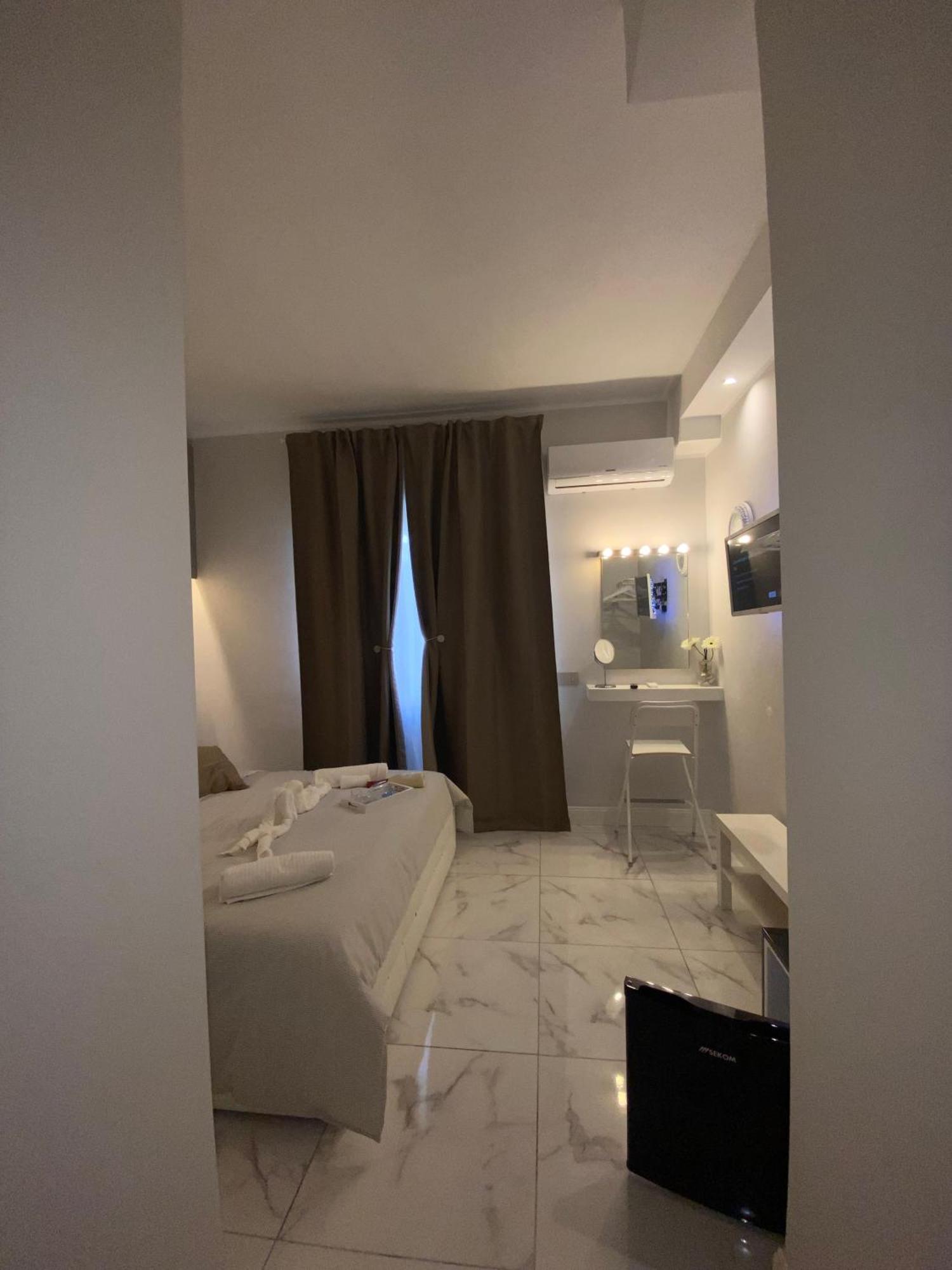 La Dimora Di Marti " Vicino Al Centro Storico Di Napoli" Bed & Breakfast Luaran gambar