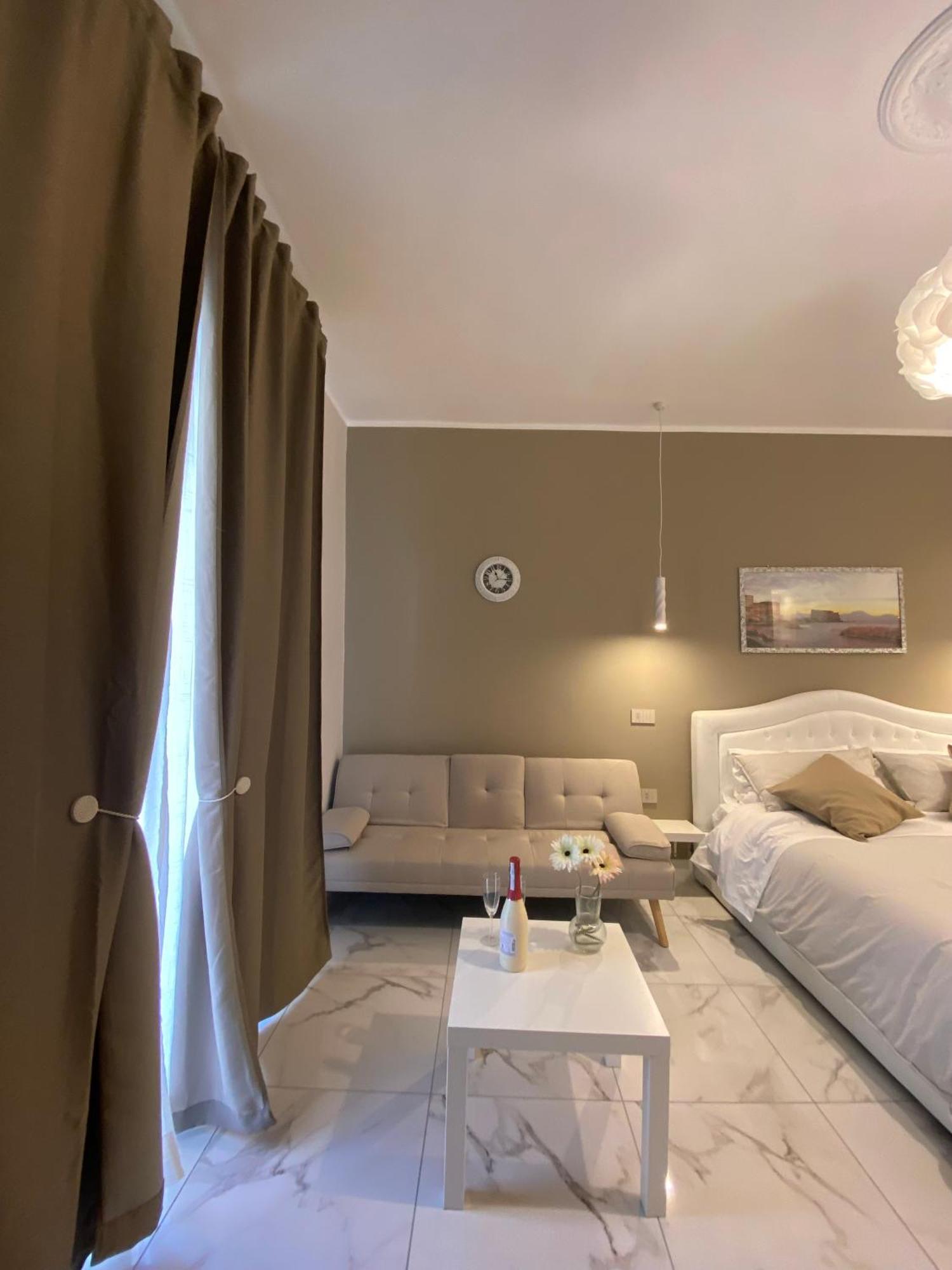 La Dimora Di Marti " Vicino Al Centro Storico Di Napoli" Bed & Breakfast Luaran gambar