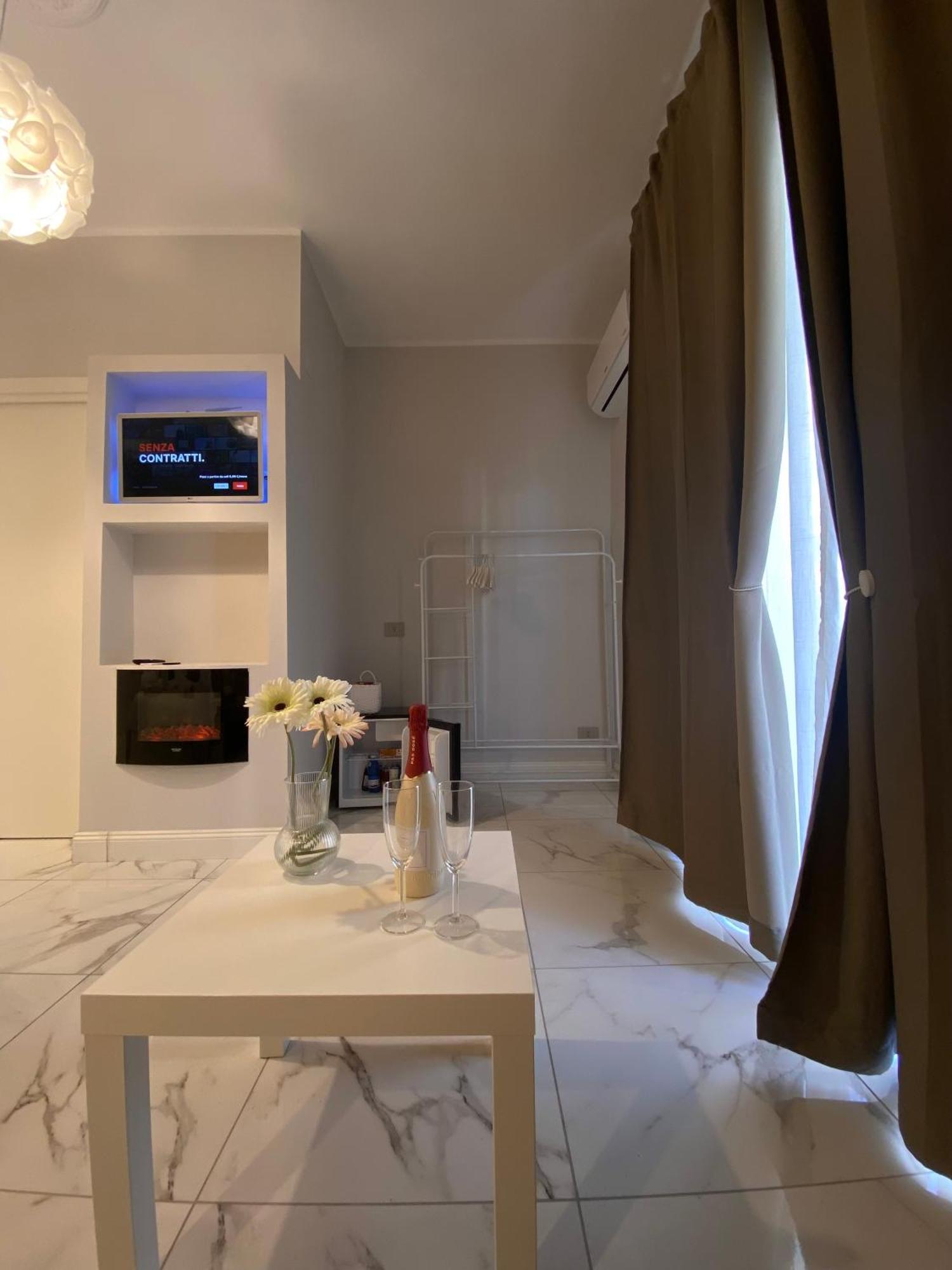 La Dimora Di Marti " Vicino Al Centro Storico Di Napoli" Bed & Breakfast Luaran gambar